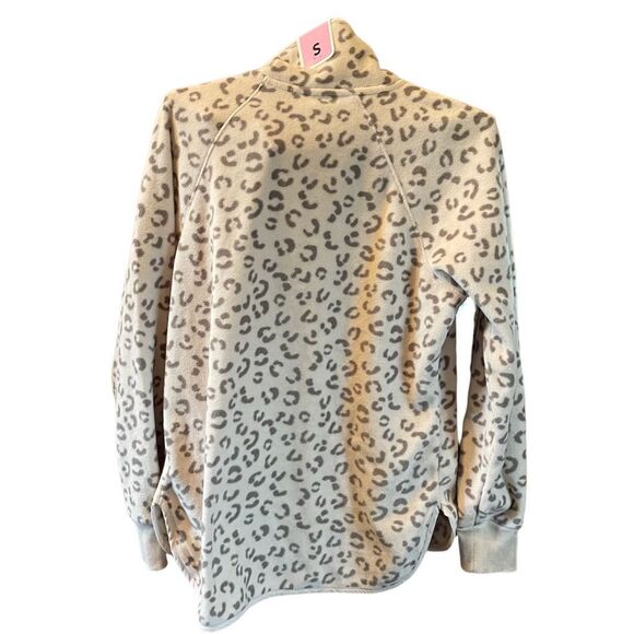 Green Tea NWT size S Khaki Leopard fleece pullover. - Picture 4 of 13
